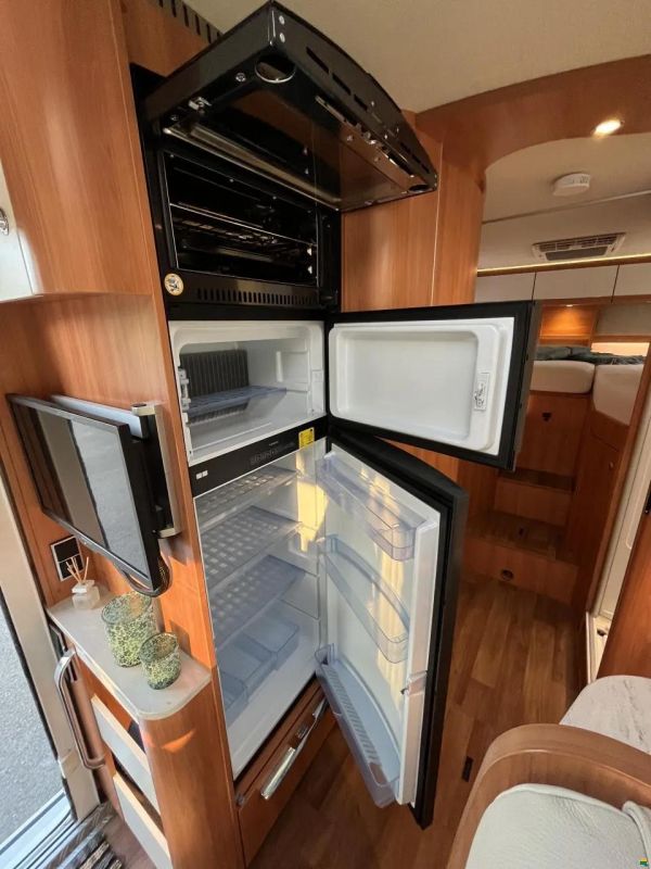 Hymer Exsis-i 678