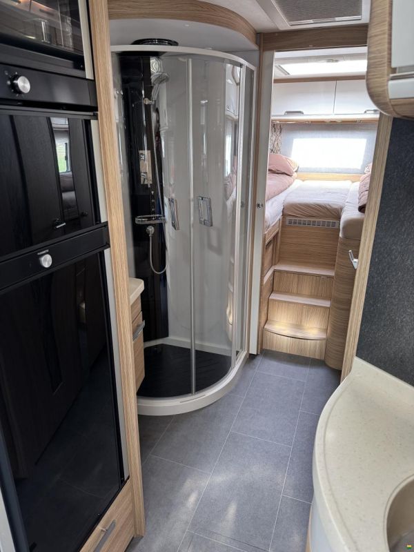 Niesmann-Bischoff 880 LE