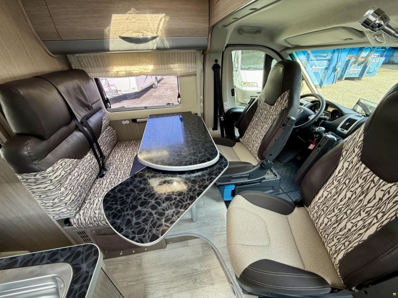 Challenger Vany V114 -Freelife -4 People