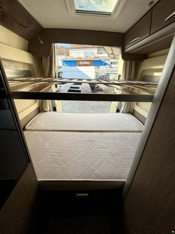 Challenger Vany V114 -Freelife -4 People