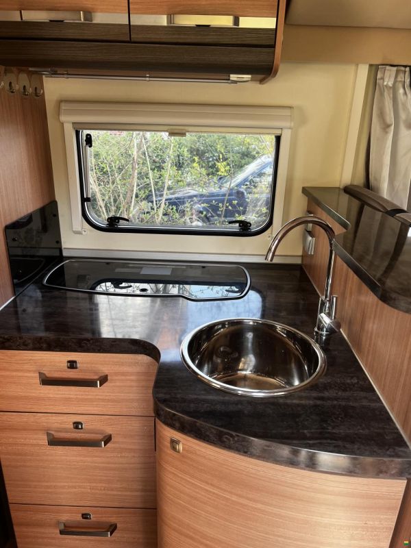 Knaus Sky Wave 650 MF Celebration 25