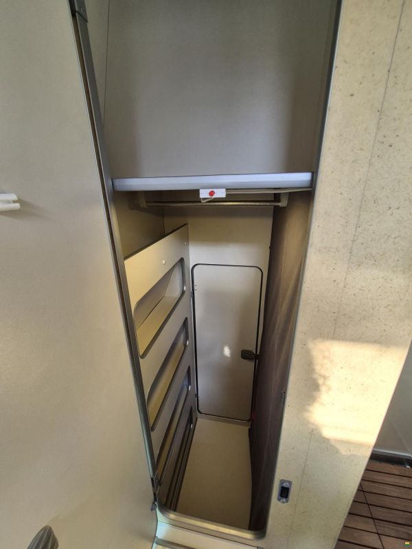 Mercedes Benz James Cook