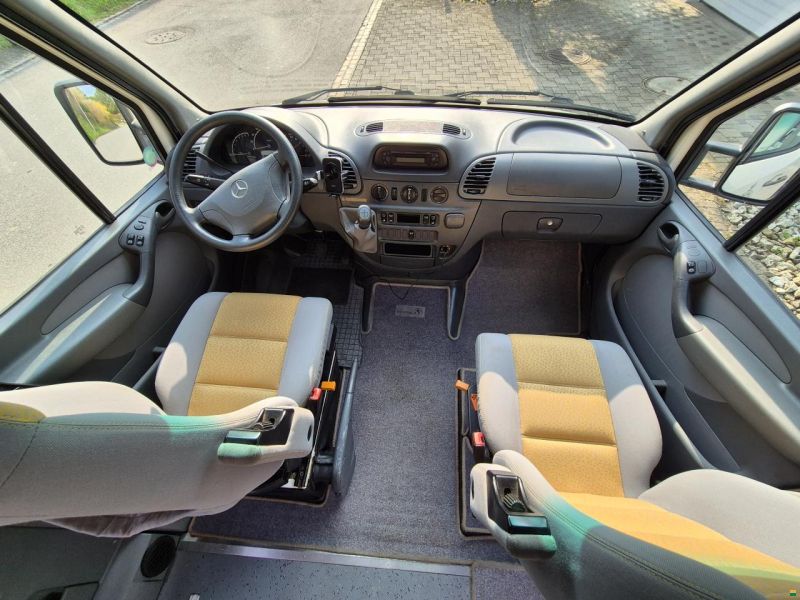 Mercedes Benz James Cook