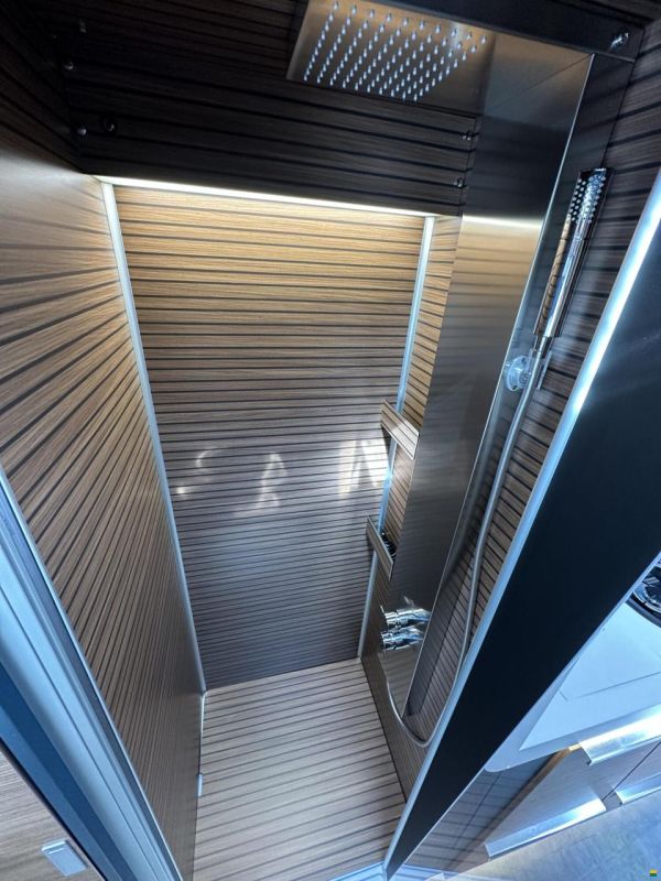 Laika Kreos MB L 5009