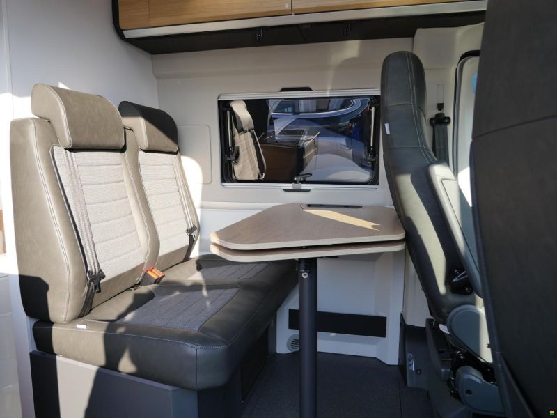 Adria Twin 640 SGX &brvbar; Swiss Edition