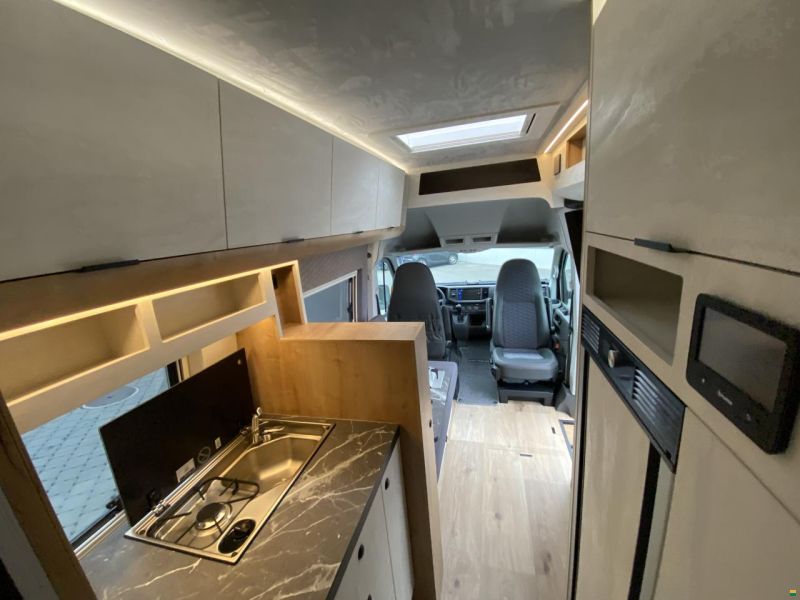 Globe-Traveller Falcon XS