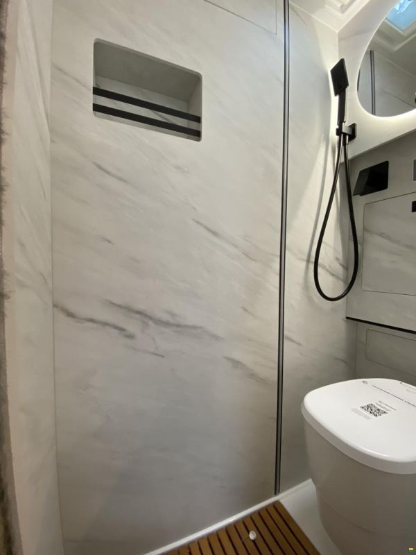 Globe-Traveller Falcon XS