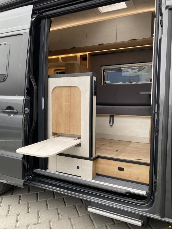 Globe-Traveller Falcon XS