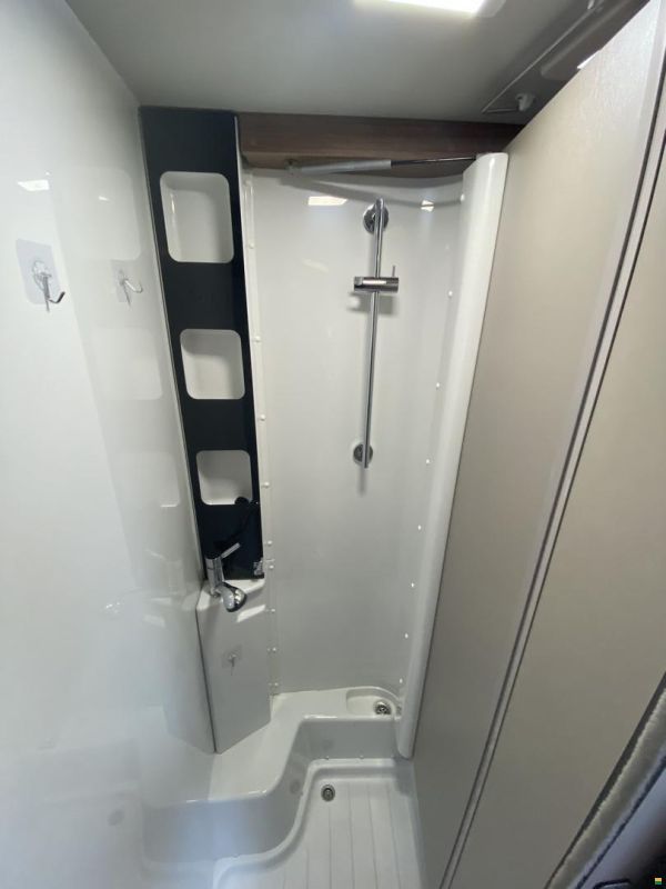 Knaus Van TI 650 MEG, Peugeot 2.2HDI 165PS