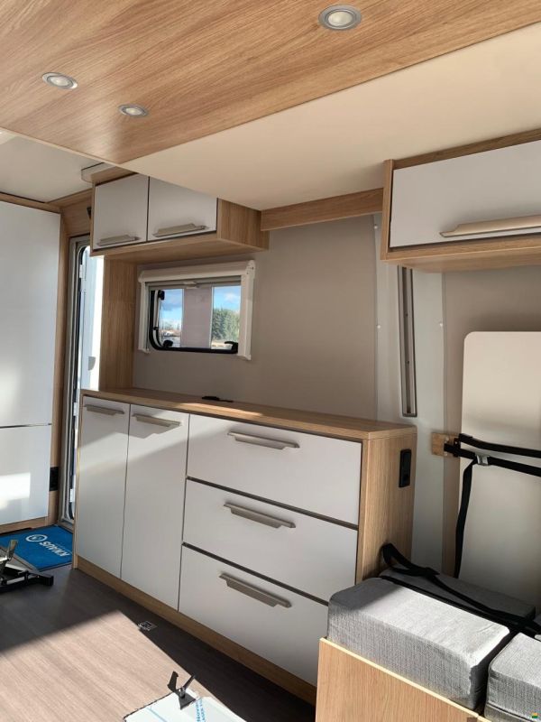 Knaus Deseo Transporter 400