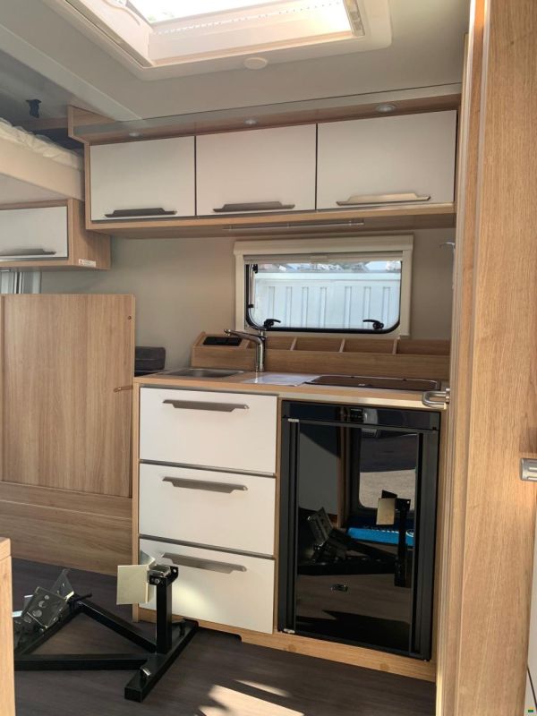 Knaus Deseo Transporter 400