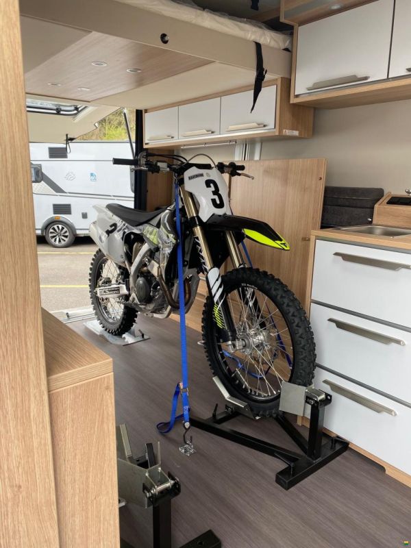 Knaus Deseo Transporter 400