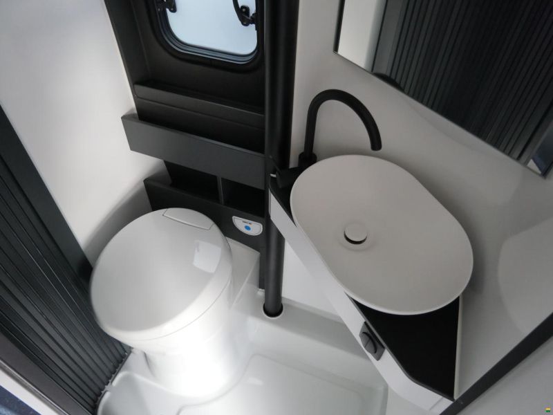 Adria Twin Supreme 640 SGX | 2025