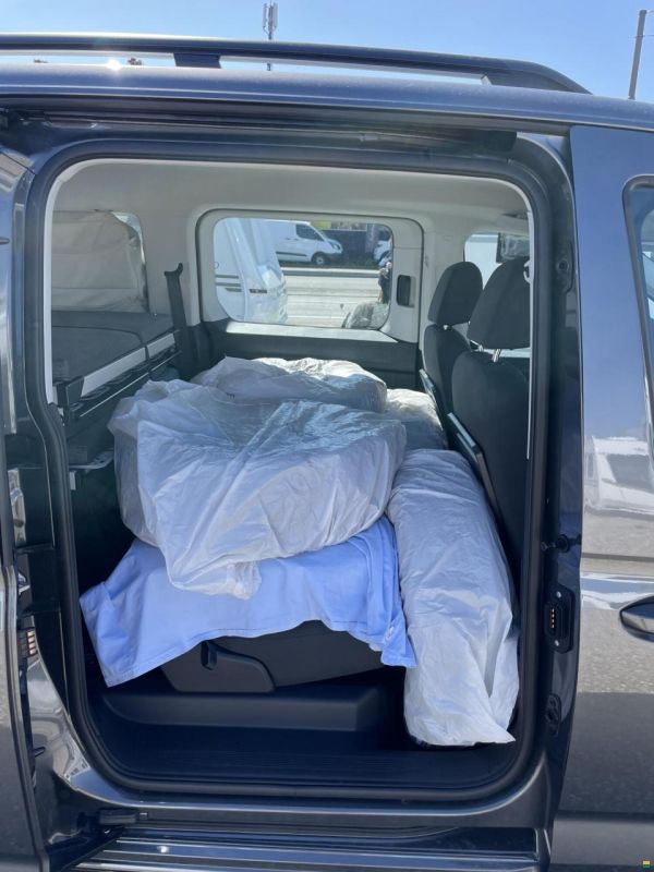 Volkswagen Caddy California .