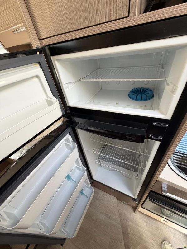 Challenger Ducato 2.3JTD 150PS **LÄNGSBETT-GARAGE**