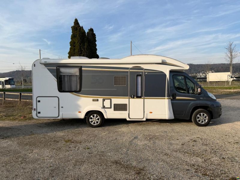 Bürstner NEXXO**FIFTY-FIVE EDITION **QUEENSBETT**