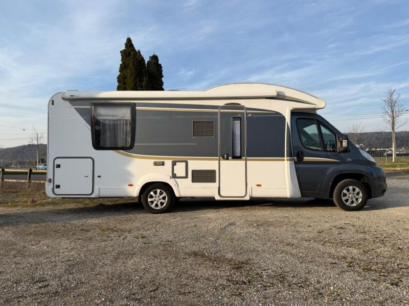 Bürstner NEXXO**FIFTY-FIVE EDITION **QUEENSBETT**