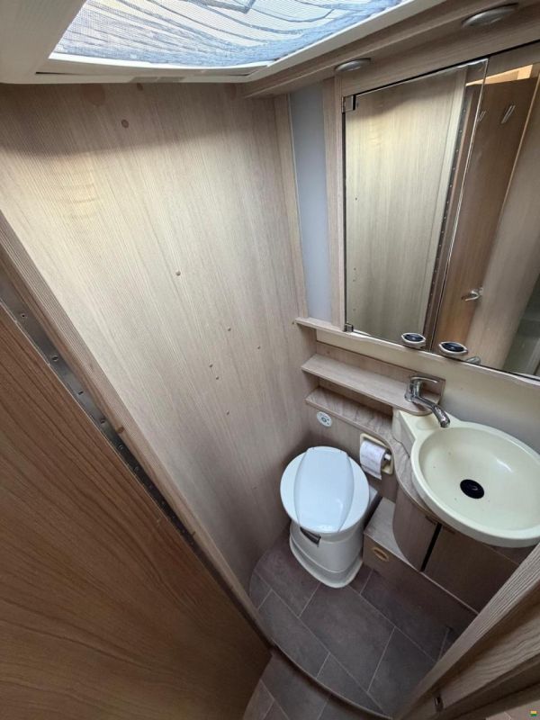 Bürstner NEXXO**FIFTY-FIVE EDITION **QUEENSBETT**