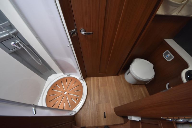 Niesmann-Bischoff ARTO 76LE