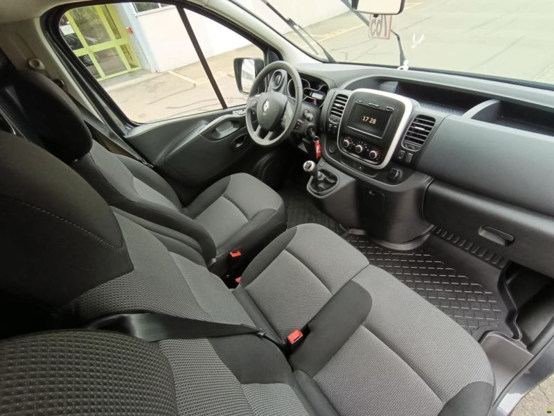 Renault Trafic dCi 145