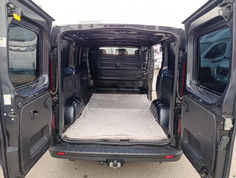 Renault Trafic dCi 145