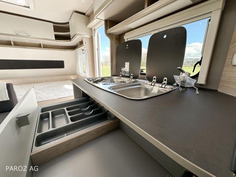 Bürstner Premio 495 TK Black Forest