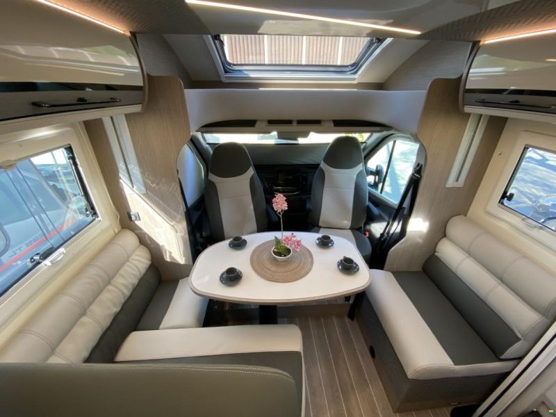 Roller Team Zefiro 285 TL, Ford 165PS Automat