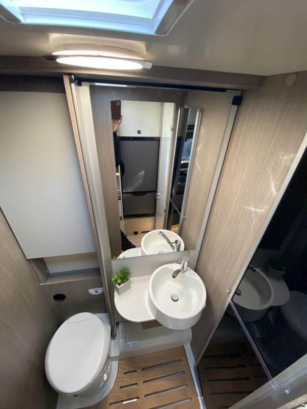 Roller Team Zefiro 285 TL, Ford 165PS Automat