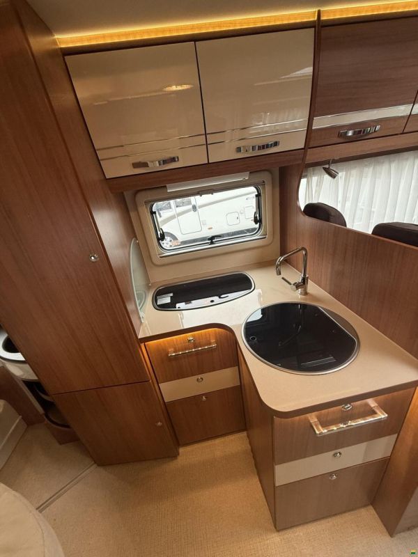 Eura Mobil Terrestra 670 SBL