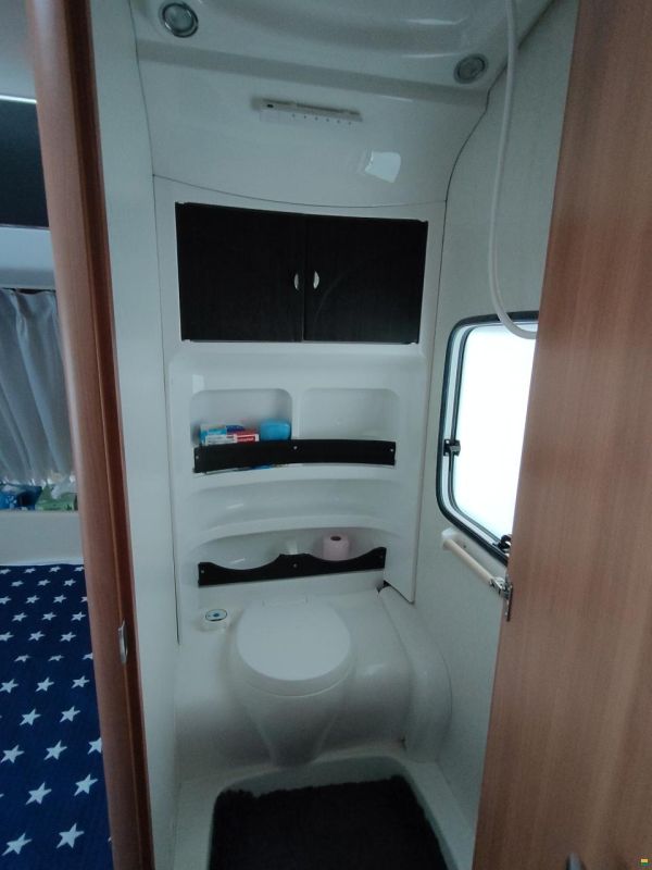 Hobby CFe 560 De Luxe