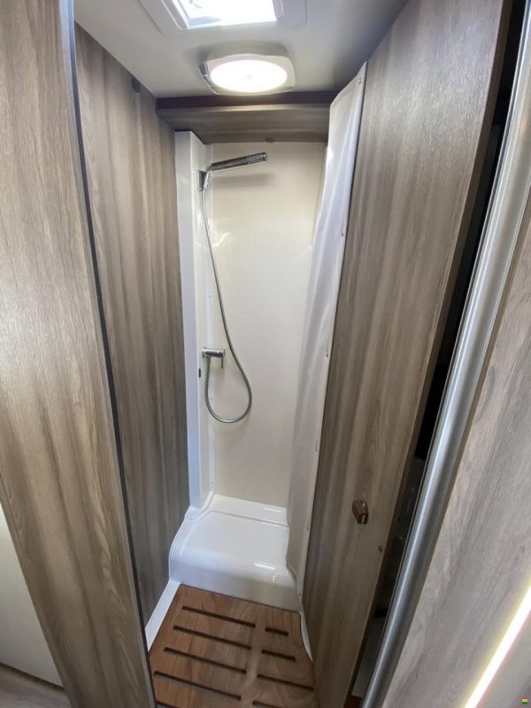 Roller Team Kronos Fit 281P, Ford 165PS Automat