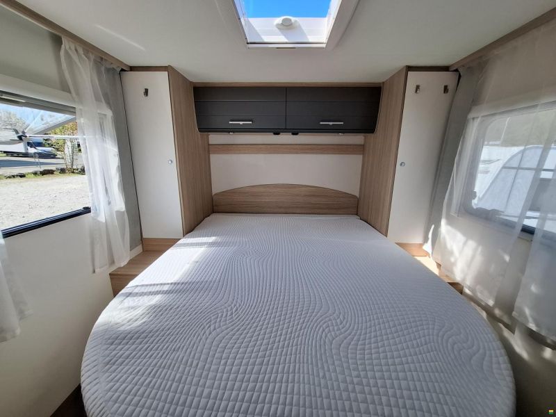 Sunlight T69s mit Queensbett