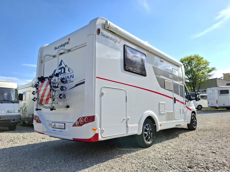 Sunlight T69s mit Queensbett