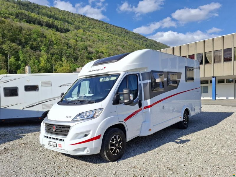 Sunlight T69s mit Queensbett