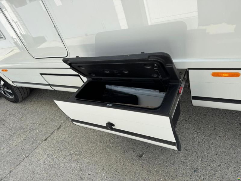 Niesmann-Bischoff Arto 88 EK