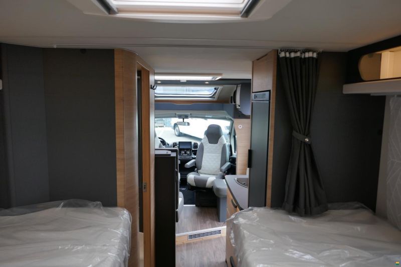 Knaus LIVE TI 650 MEG Platinum Selection