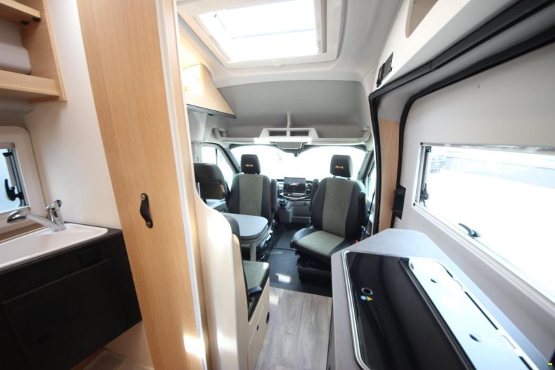 Sunlight Cliff 590 4x4 Green Trek Ford