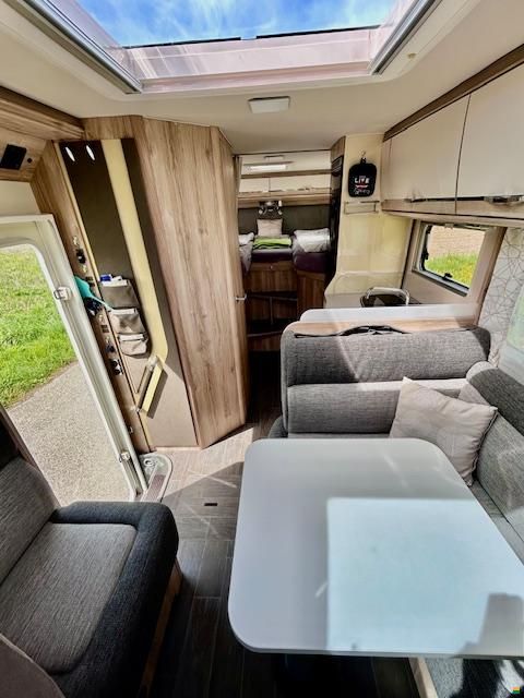 Eura Mobil PT 695 EB