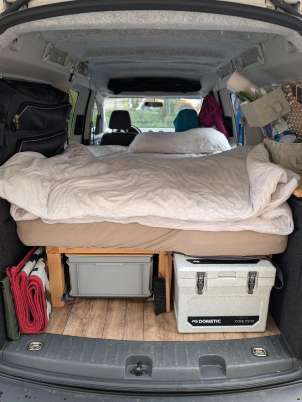 Volkswagen Caddy Maxi Life 2.0 BMT (2015)
