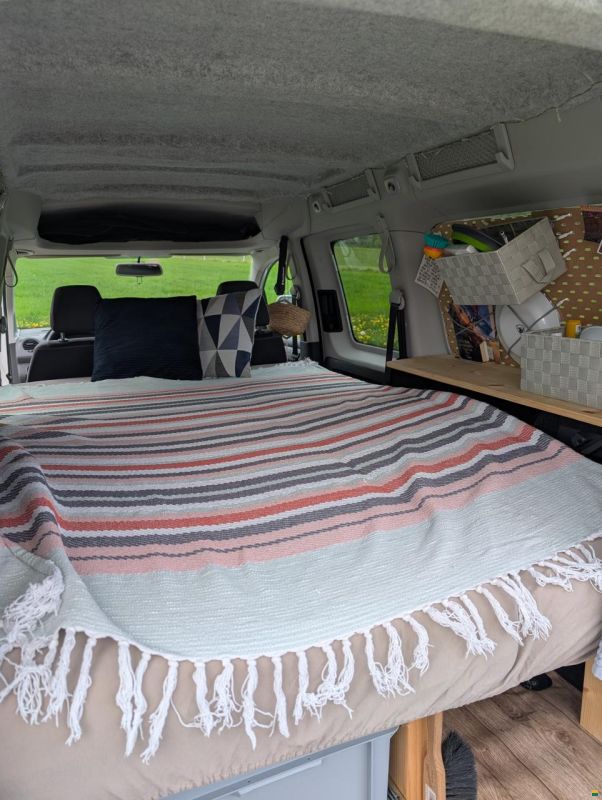 Volkswagen Caddy Maxi Life 2.0 BMT (2015)