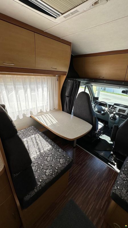 Ford Eura Profila 672 SB