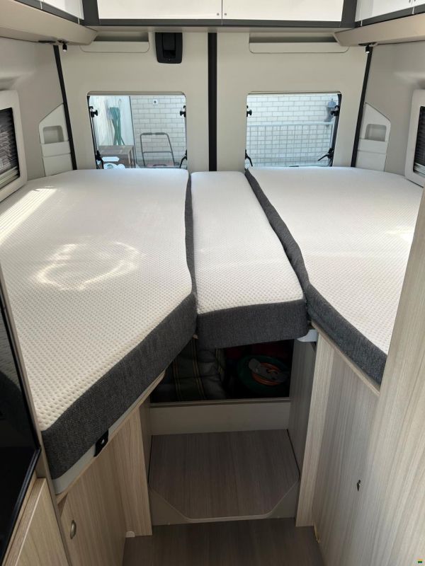 Adria Twin Plus