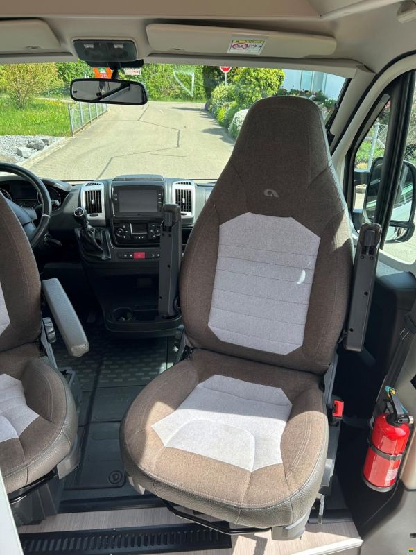 Adria Twin Plus