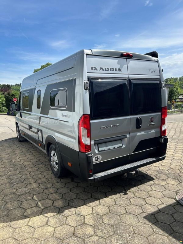 Adria Twin Plus