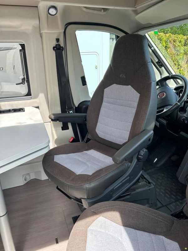 Adria Twin Plus