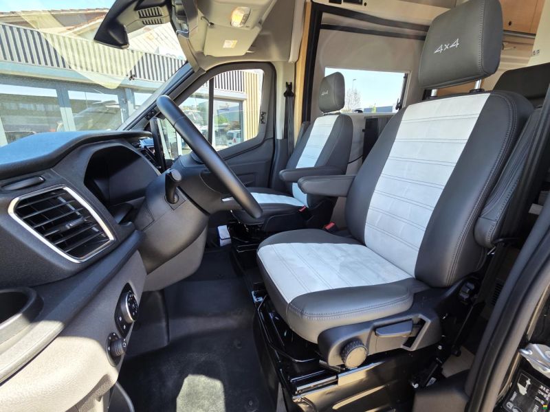 Sunlight Cliff 590 4x4