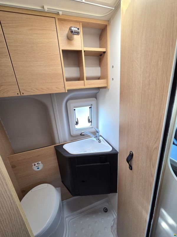 Sunlight Cliff 590 4x4