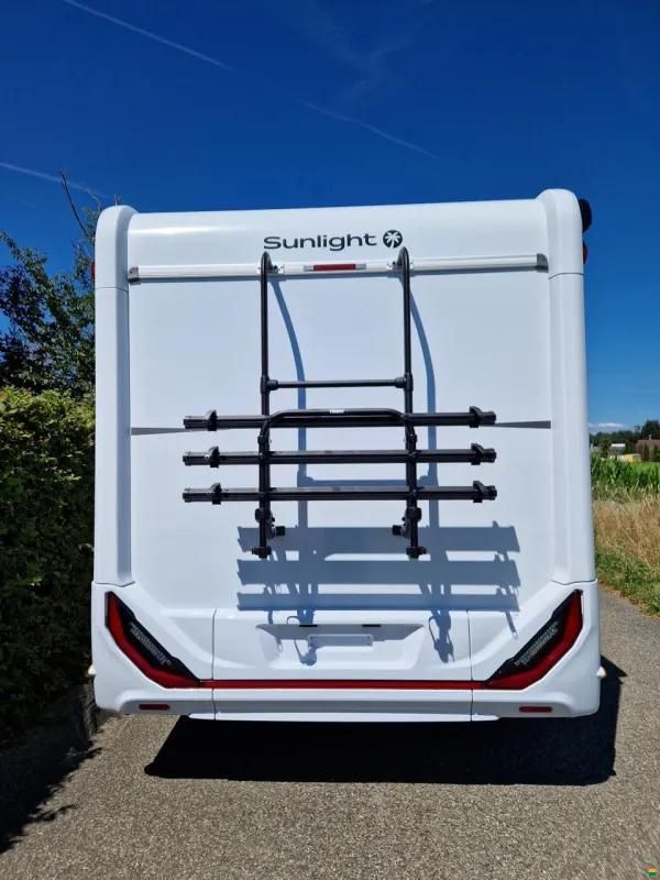 Sunlight Ford T680 Adventure Edition