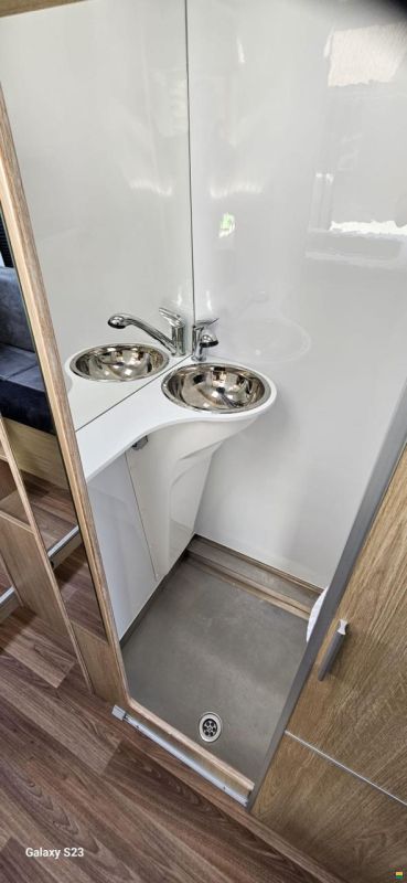 Bunkervan Boston 5.4m