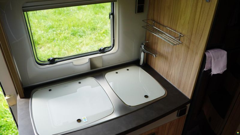 Hymer Exis T 588